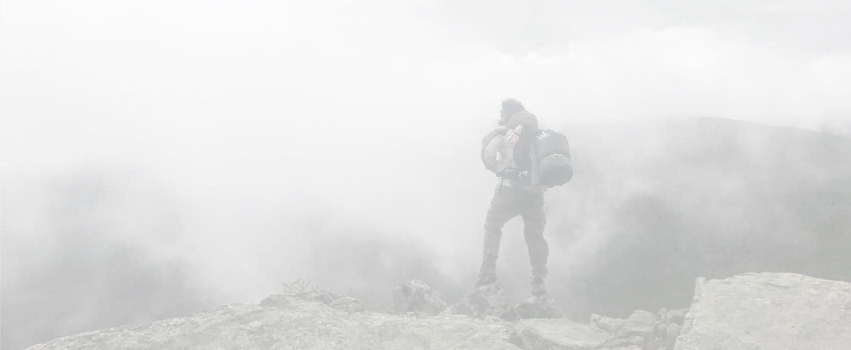 balazs-busznyak-3mtcyvbAqzM-unsplash Cuci Besar / Overhaul AC Profesional