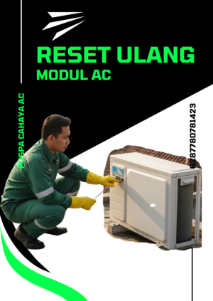 Teknisi AC sedang memperbaiki dan mereset ulang modul AC